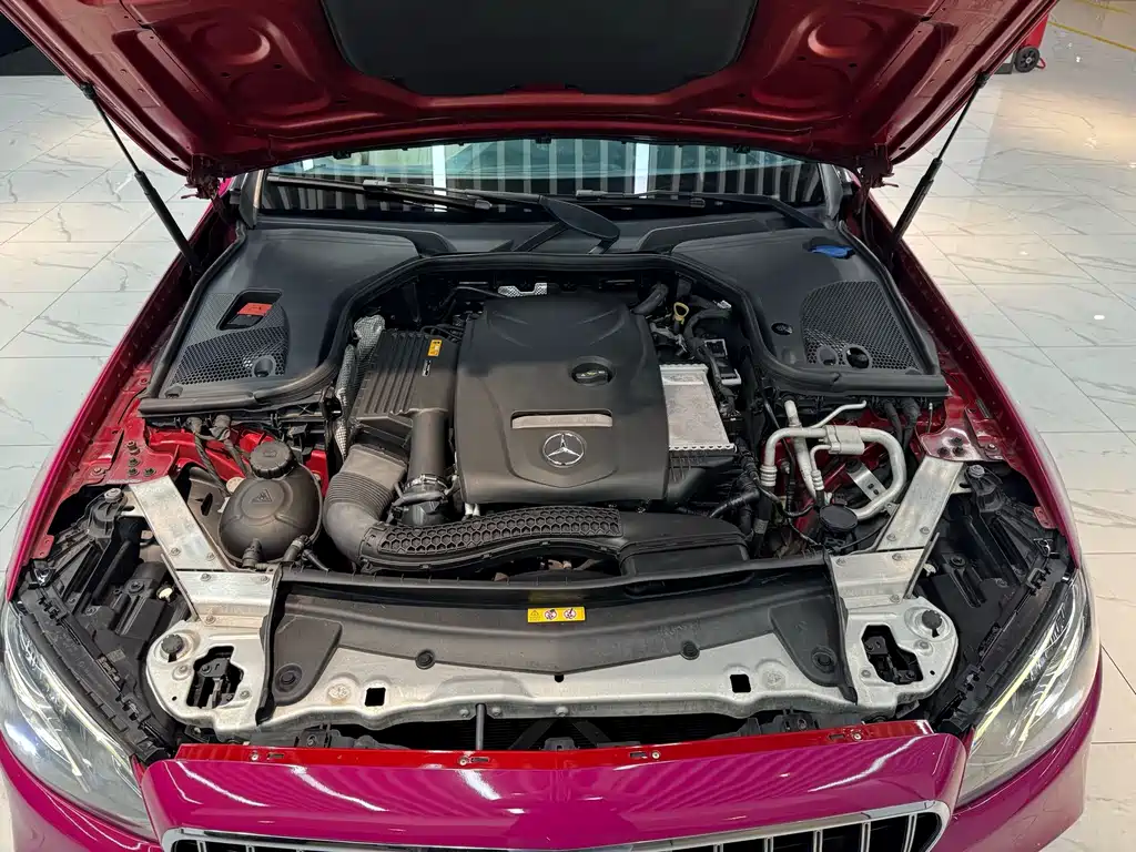 Mercedes-Benz E-Class 2018 — фото 14