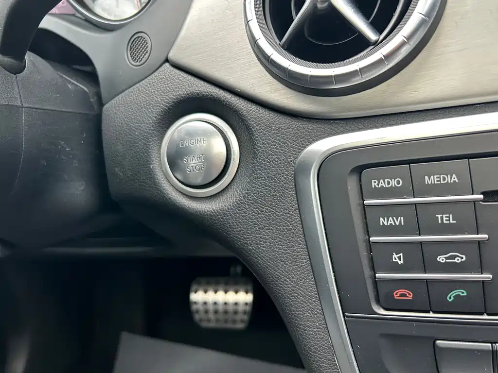 Mercedes-Benz CLA 2016 — фото 18