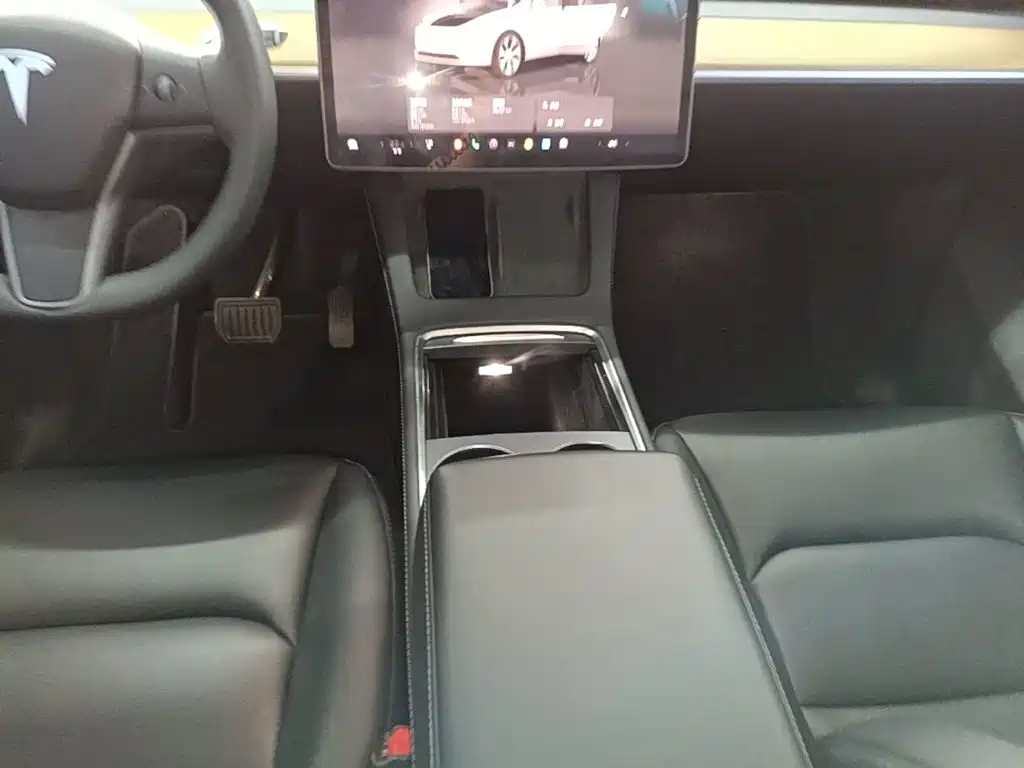 Tesla Model Y 2022 — фото 14