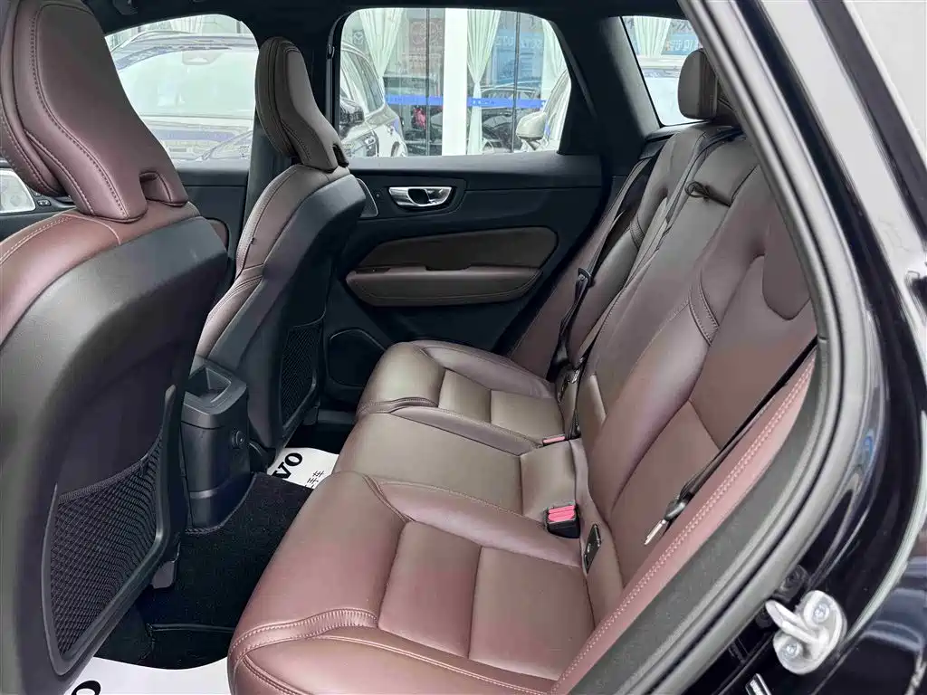 Volvo XC60 PHEV 2024 — фото 12