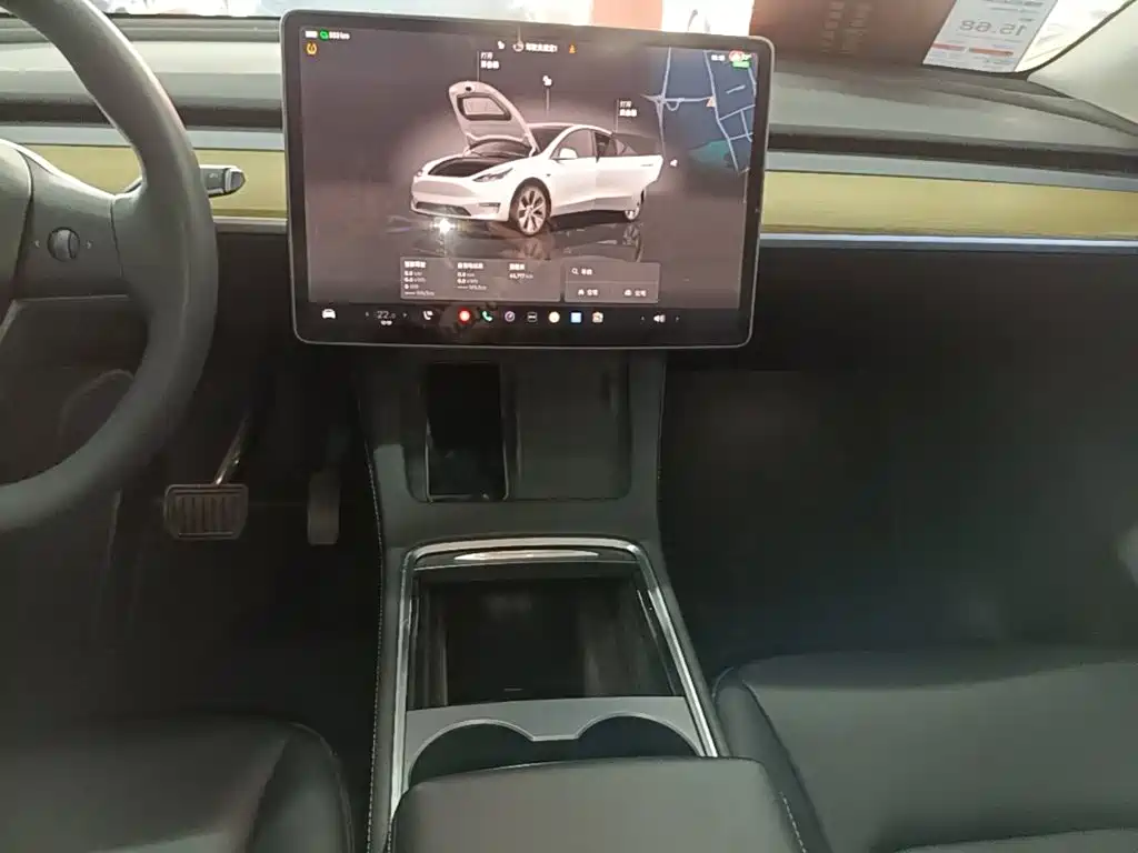 Tesla Model Y 2022 — фото 13