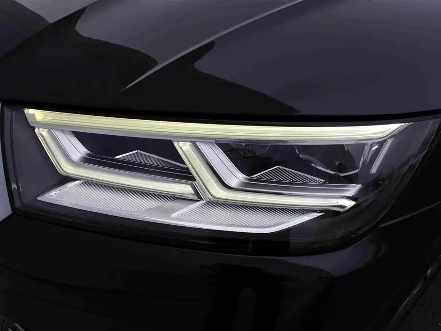 Audi Q5L 2020 — фото 7