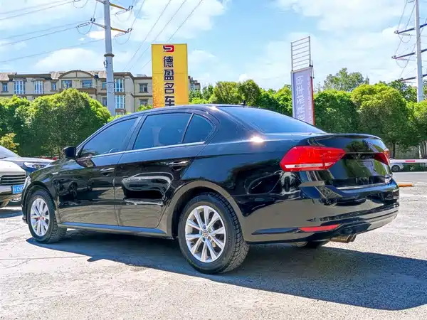 Volkswagen Lavida 2015