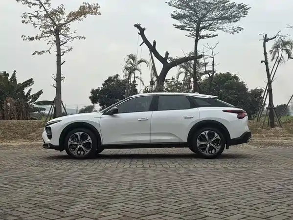 Citroën Versailles C5 X 2023