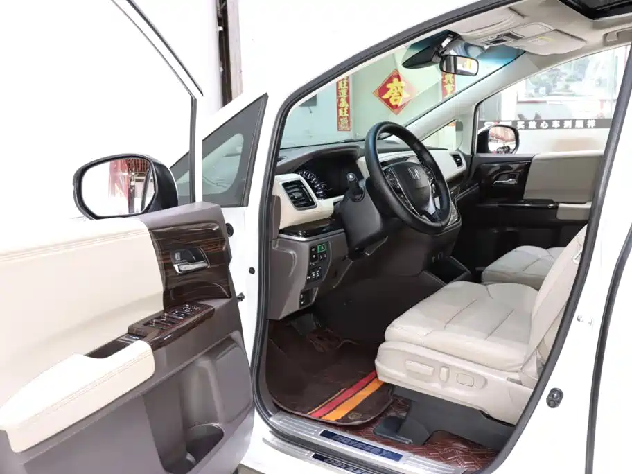 Honda Odyssey 2021 — фото 10