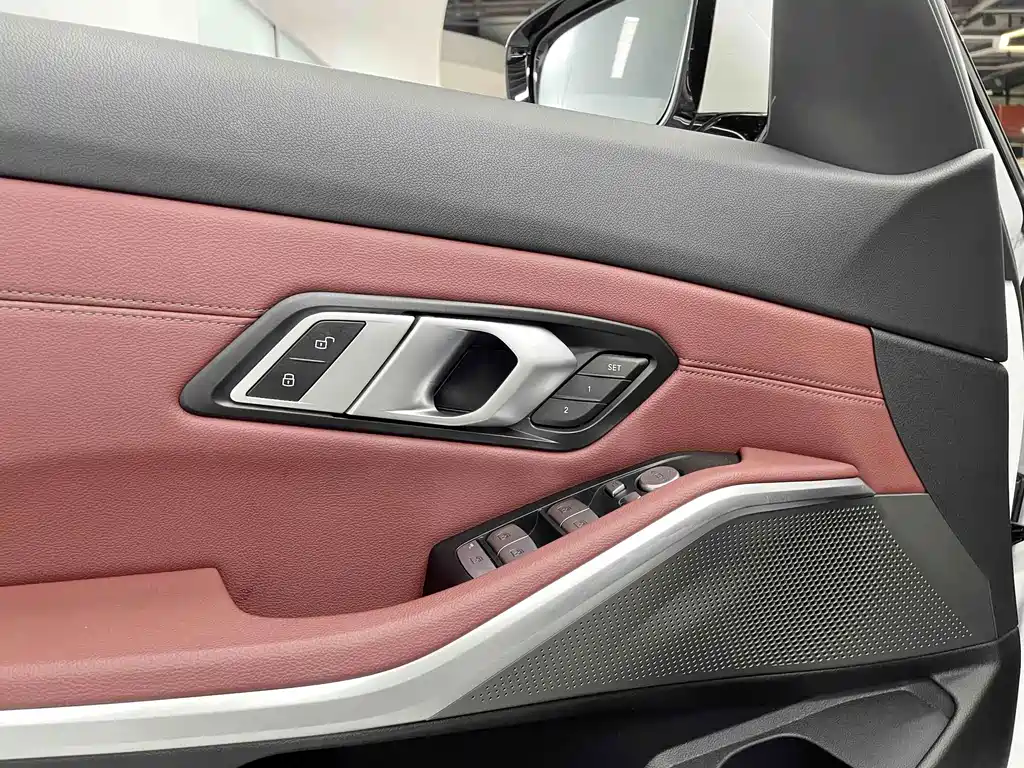 BMW 3 Series 2023 — фото 13