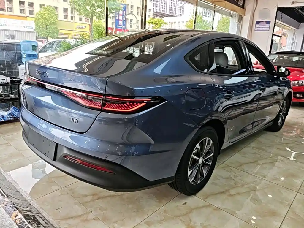 BYD Seal 05 DM-i 2025 — фото 7