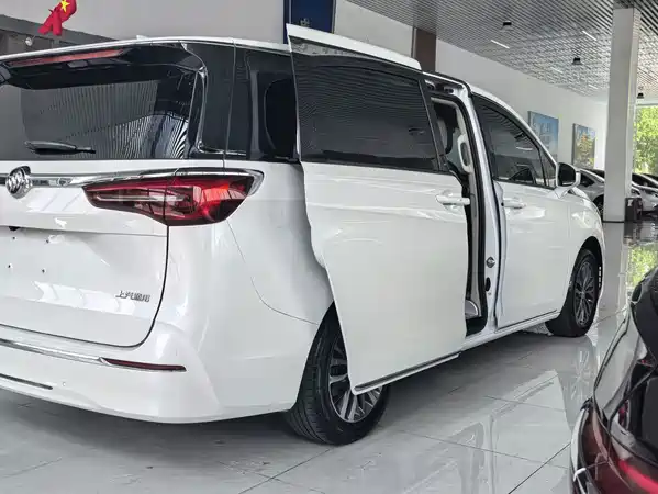 Buick GL8 2023