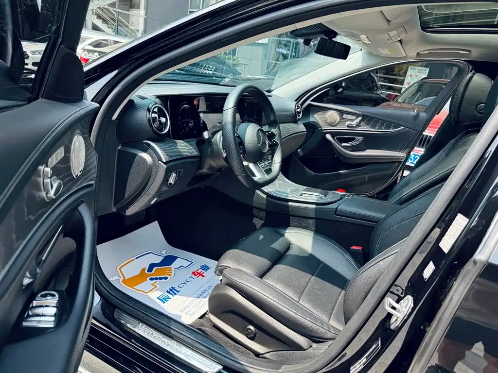 Mercedes-Benz E-Class 2022 — фото 10
