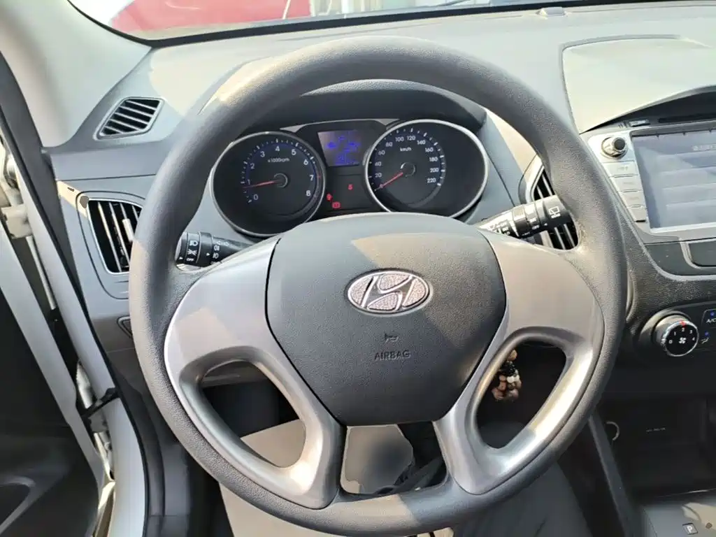 Hyundai ix35 2015 — фото 11