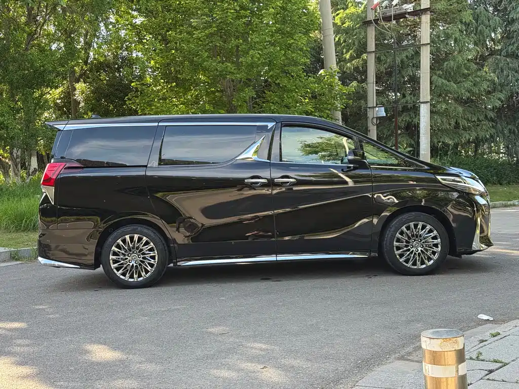 Toyota Vellfire 2023 — фото 4