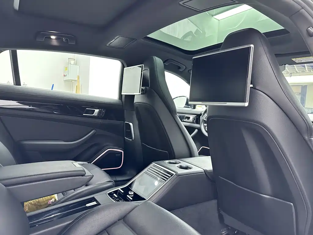 Porsche Panamera 2018 — фото 14