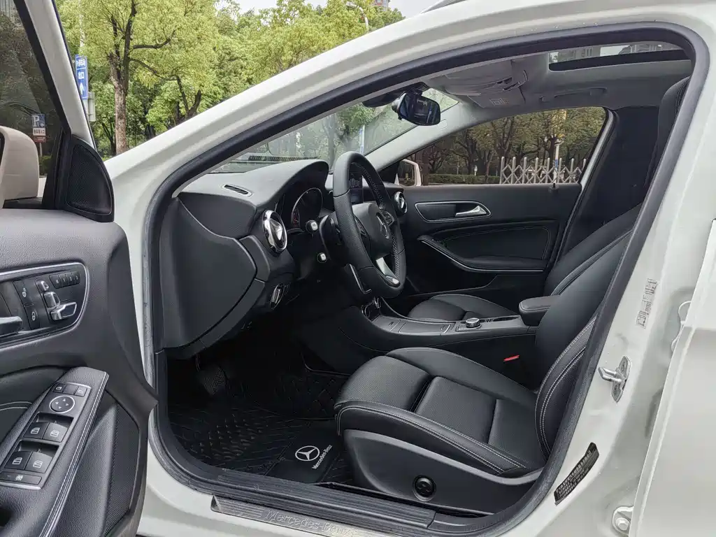 Mercedes-Benz GLA 2018 — фото 12