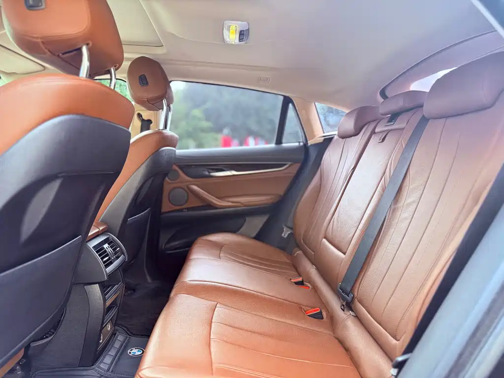 BMW X6 2015 — фото 11