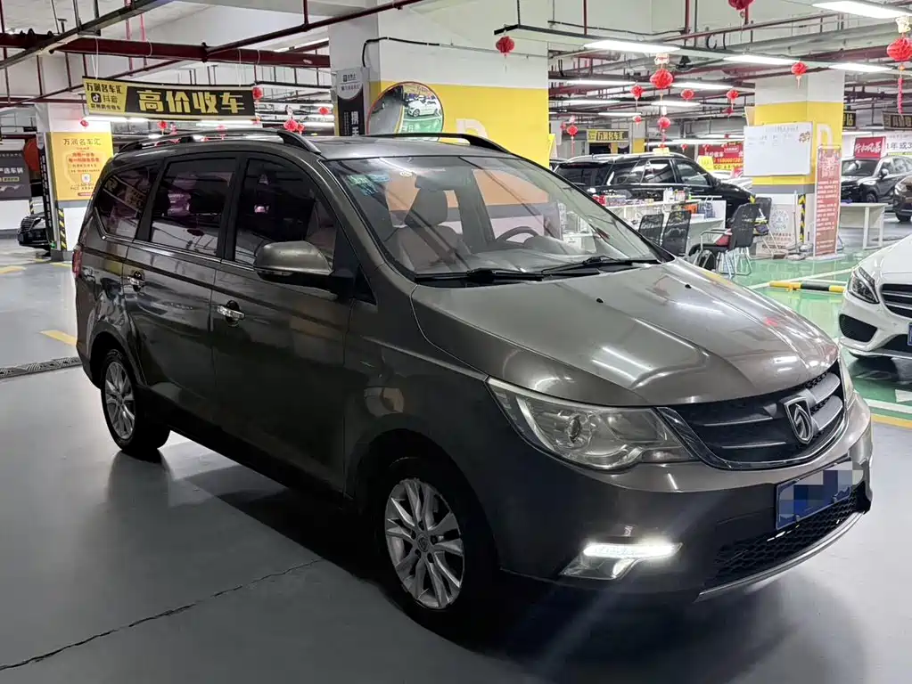 Baojun 730 2015
