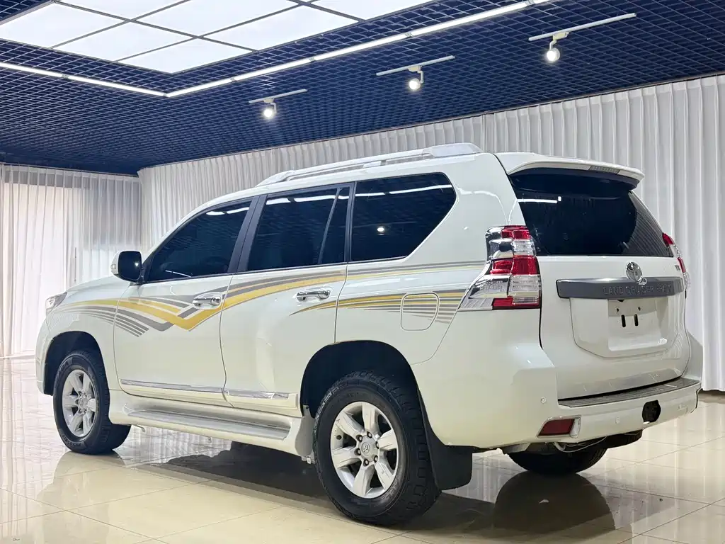 Toyota Prado 2015 — фото 5