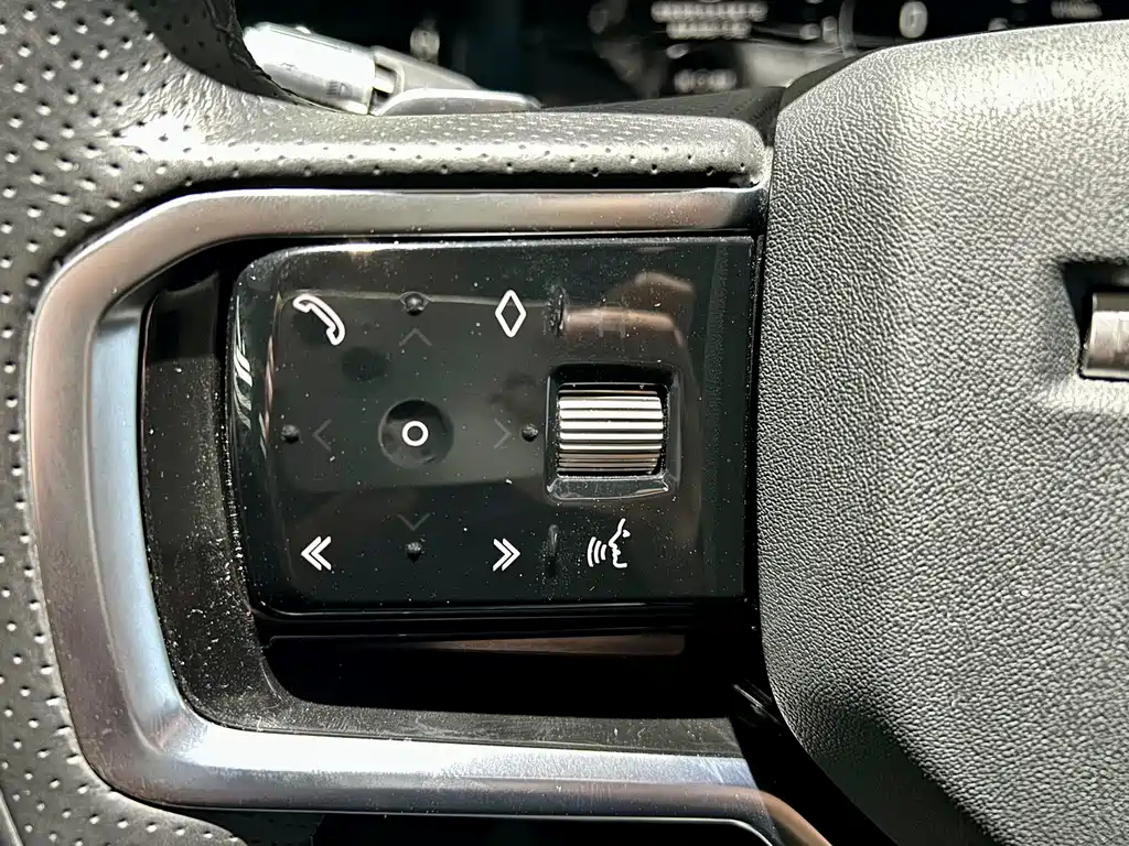 Land Rover Evoque 2023 — фото 12