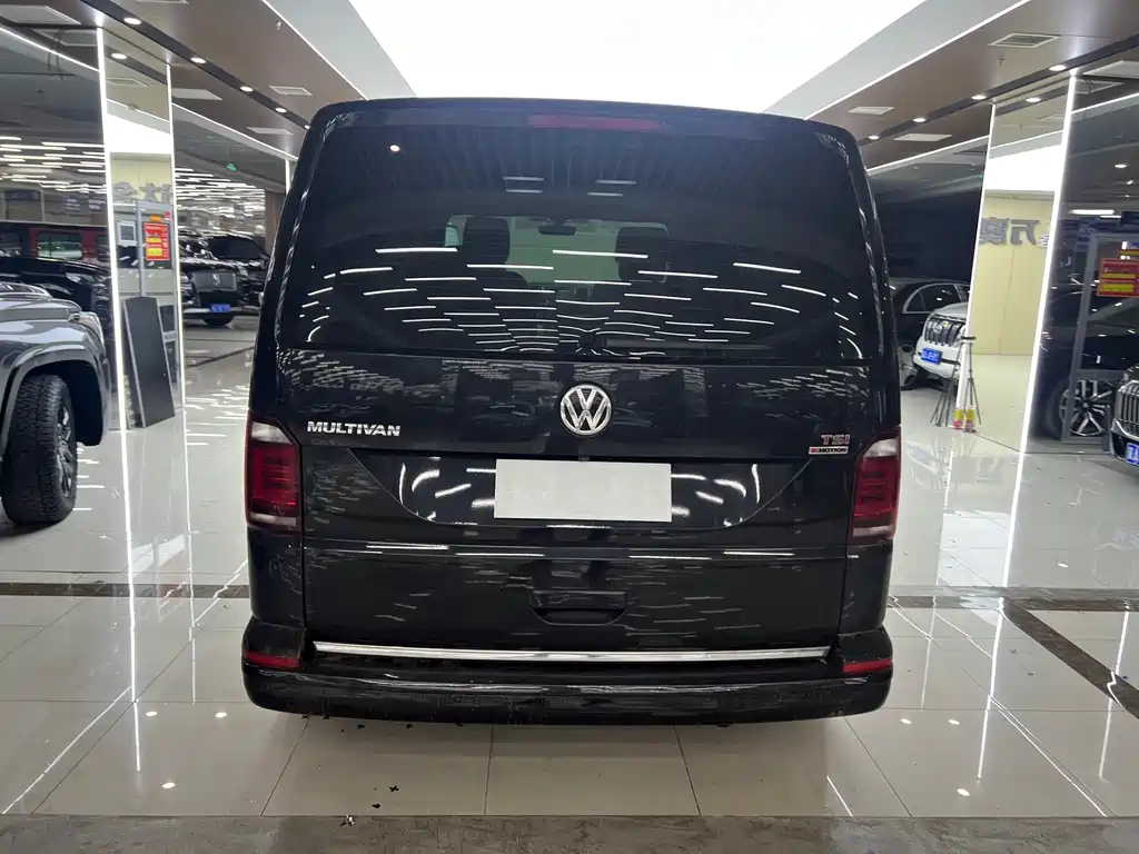 Volkswagen Multivan 2019 — фото 11