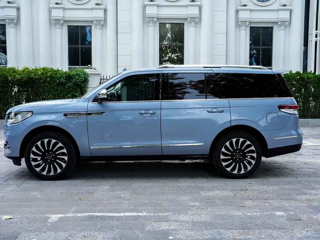 Lincoln Navigator 2022 — фото 3
