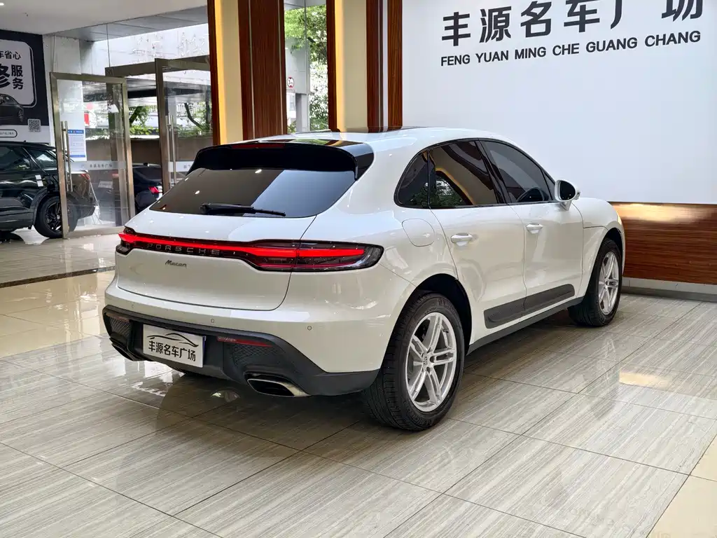 Porsche Macan 2023 — фото 24
