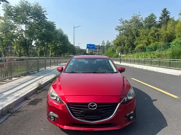 Mazda 3 Axela 2016