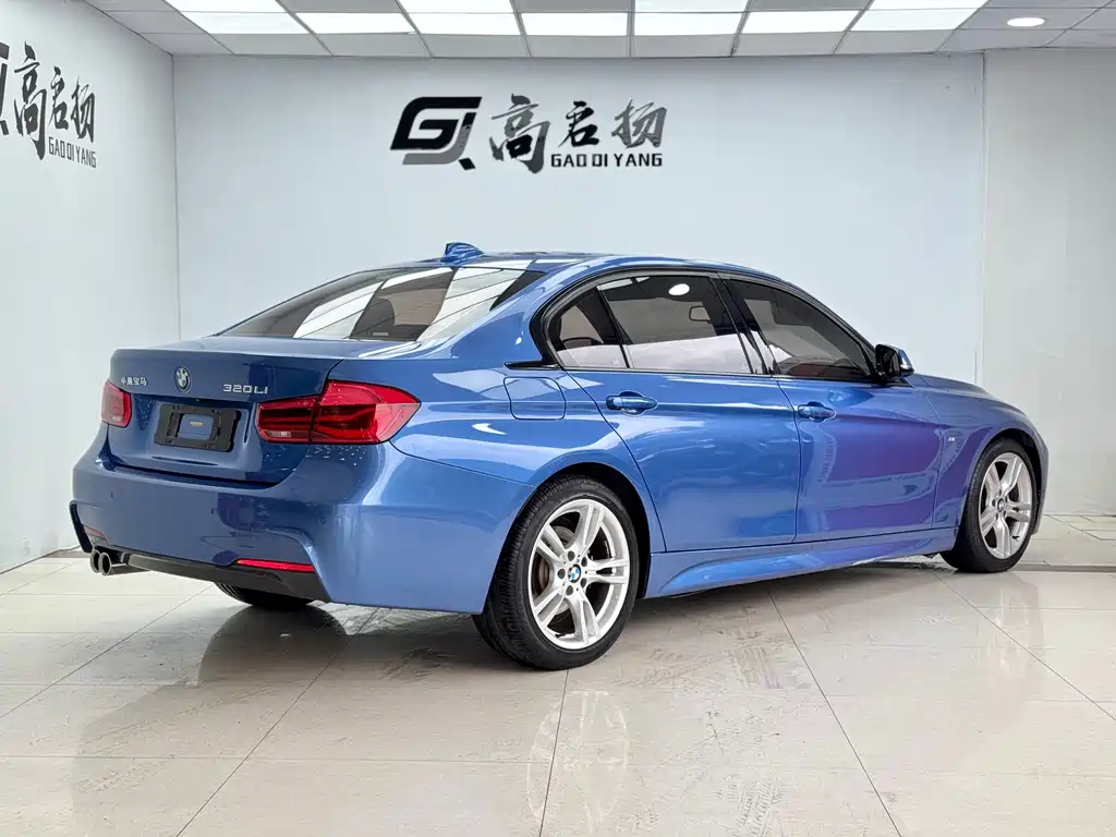 BMW 3 Series 2018 — фото 24