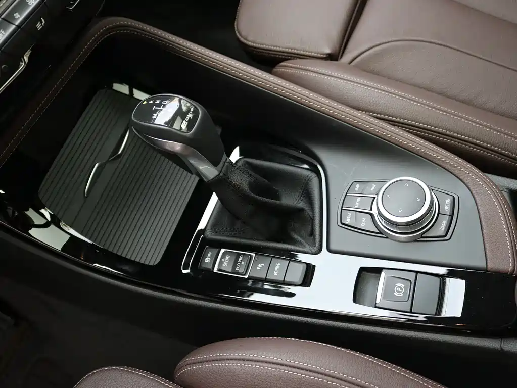 BMW X1 New Energy 2019 — фото 13