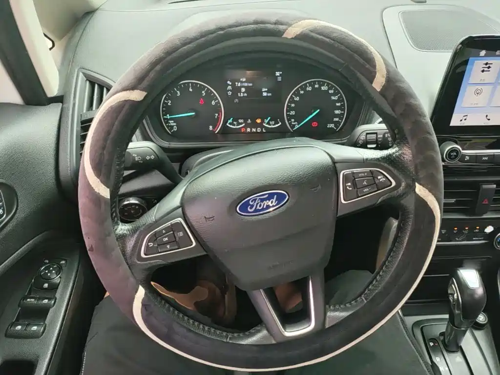 Ford EcoSport 2018 — фото 11