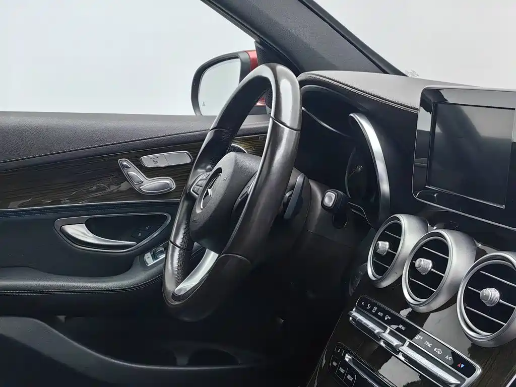 Mercedes-Benz GLC 2018 — фото 22