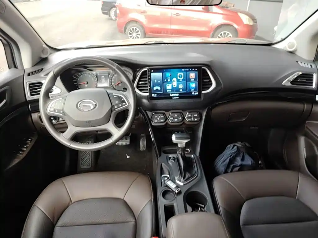 GAC Trumpchi GS4 2017 — фото 10