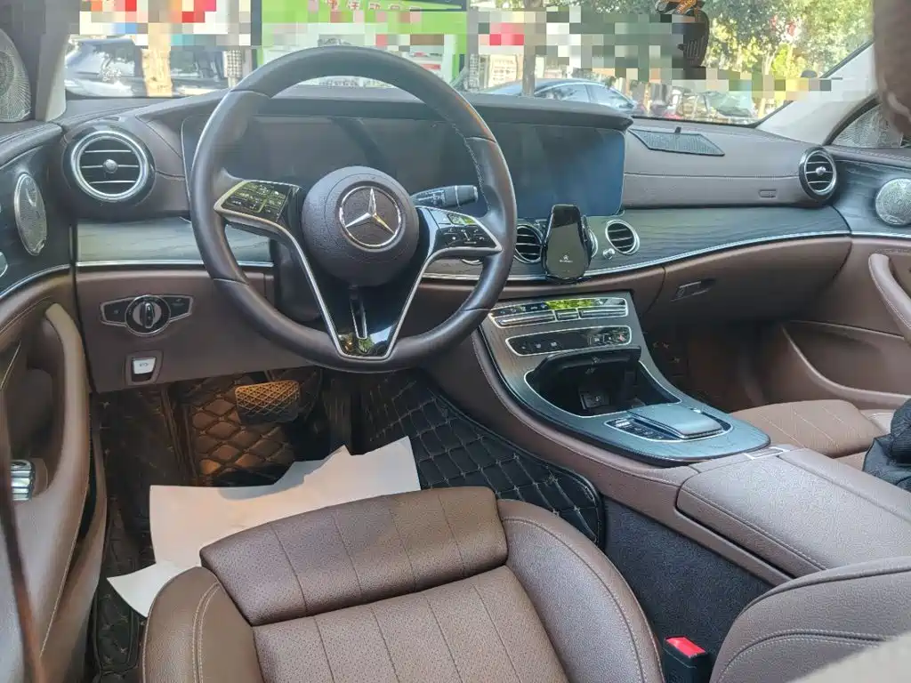 Mercedes-Benz E-Class 2023 — фото 10