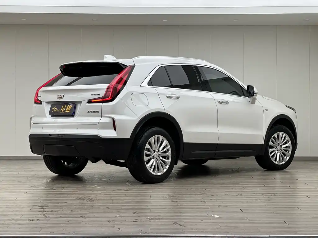 Cadillac XT4 2025 — фото 14