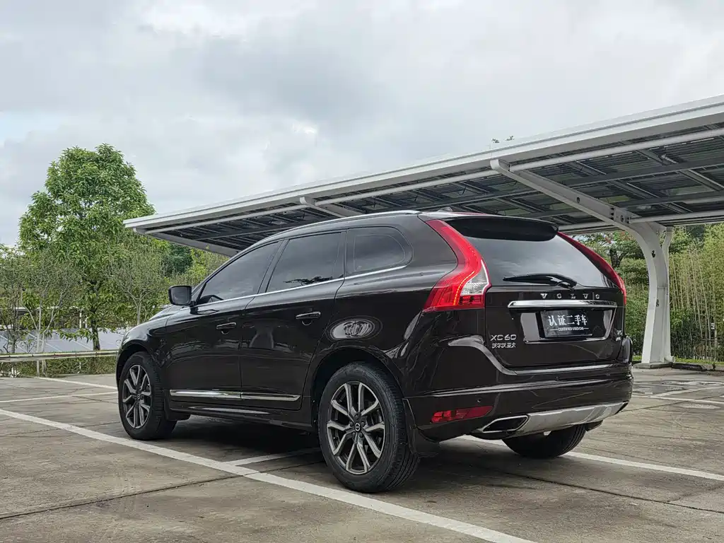 Volvo XC60 2017 — фото 19