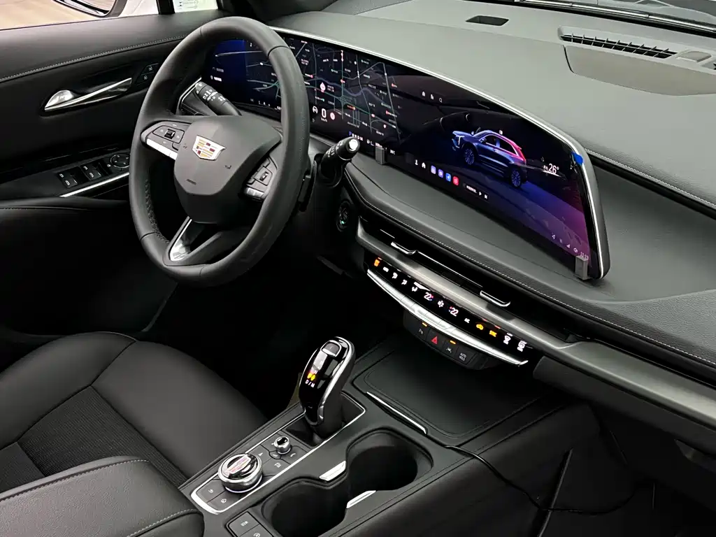 Cadillac XT4 2025 — фото 10