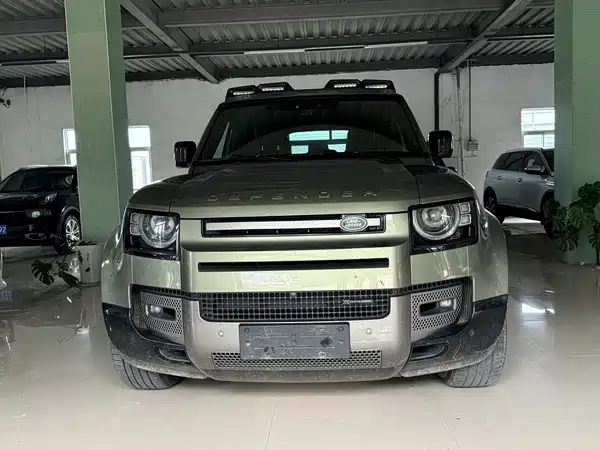 Land Rover Defender 2023