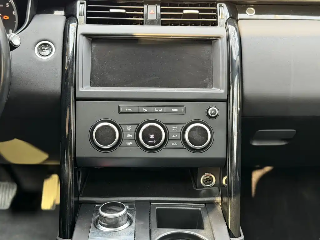 Land Rover Discovery 2018 — фото 10