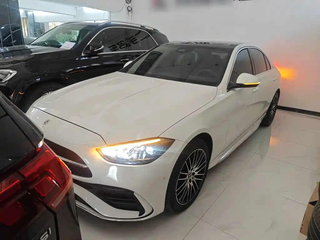 Mercedes-Benz C-Class 2025