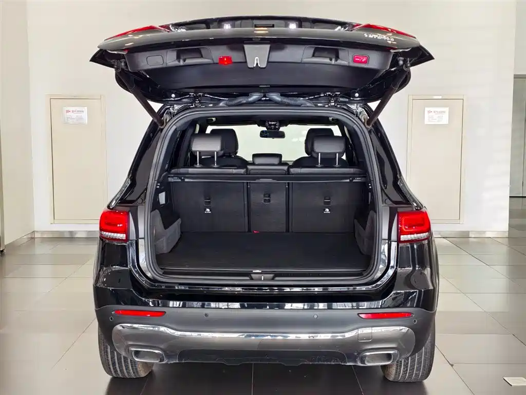 Mercedes-Benz GLB 2023