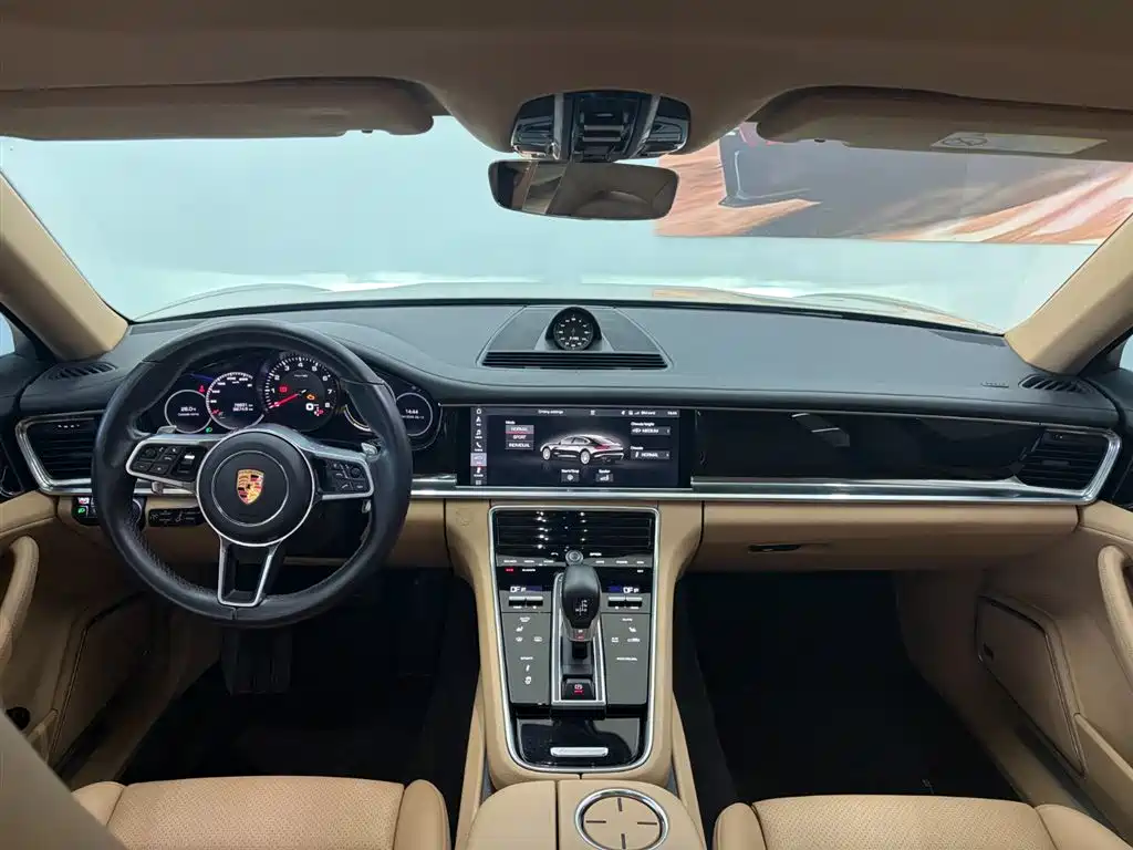 Porsche Panamera 2018 — фото 13