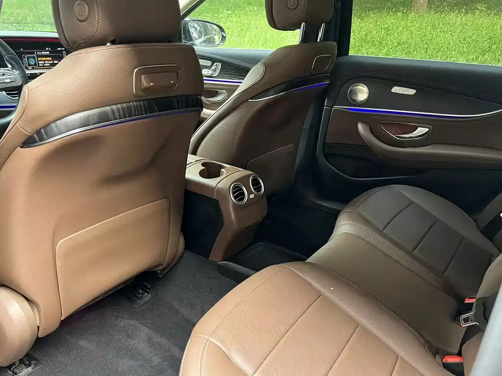 Mercedes-Benz E-Class 2019 — фото 10