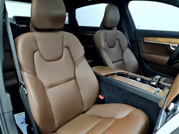 Volvo S90 2023