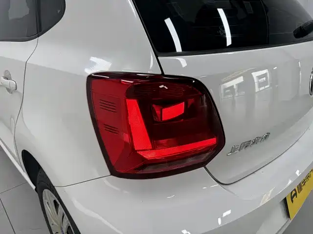 Volkswagen Polo 2017 — фото 13