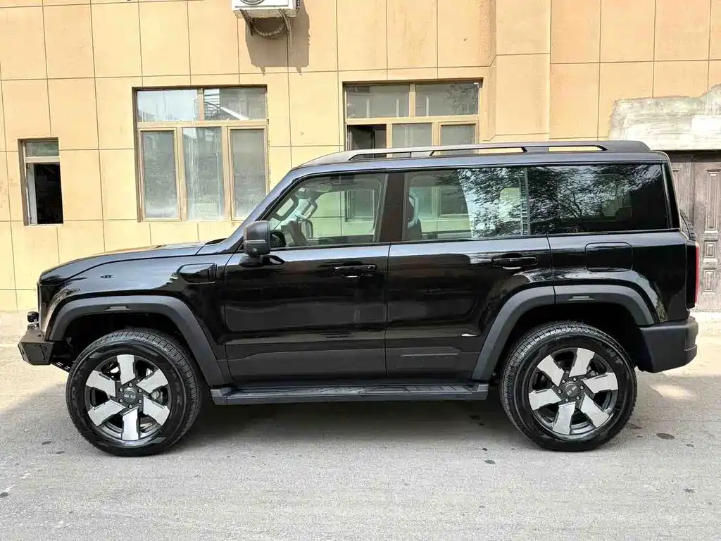 Beijing Off-Road BJ40 EREV 2025 — фото 16