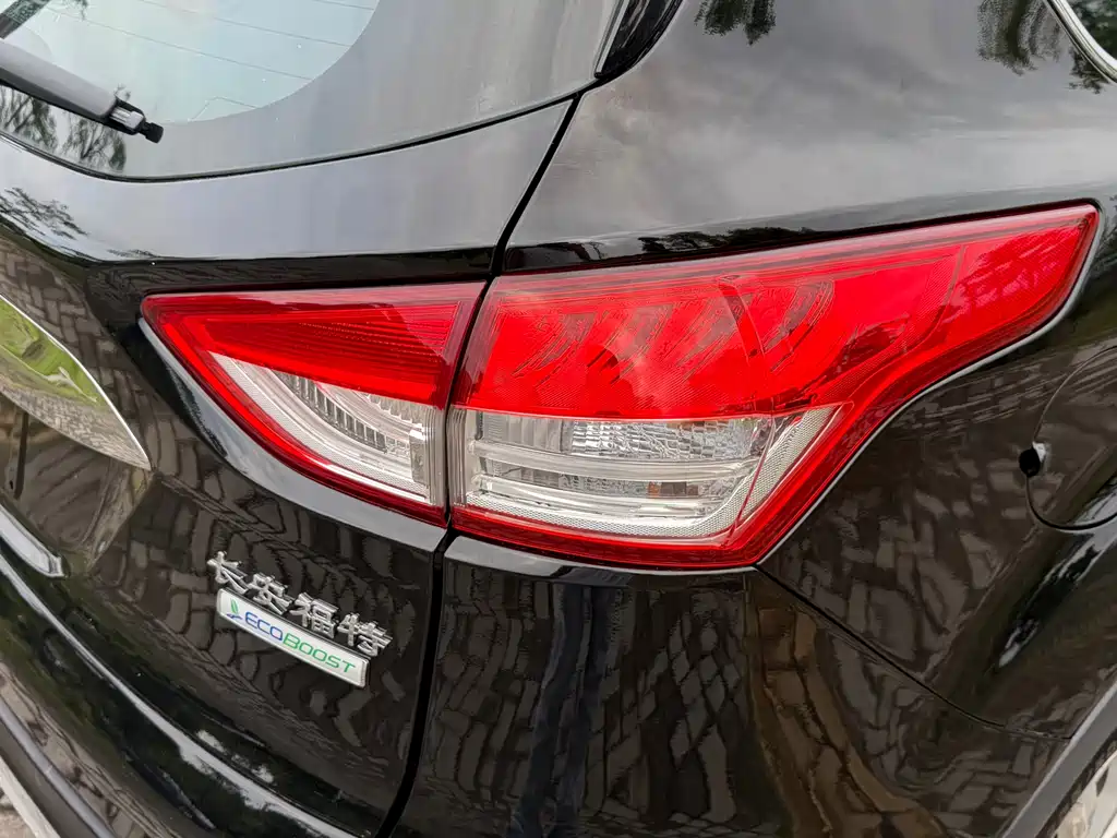 Ford Kuga 2016 — фото 18