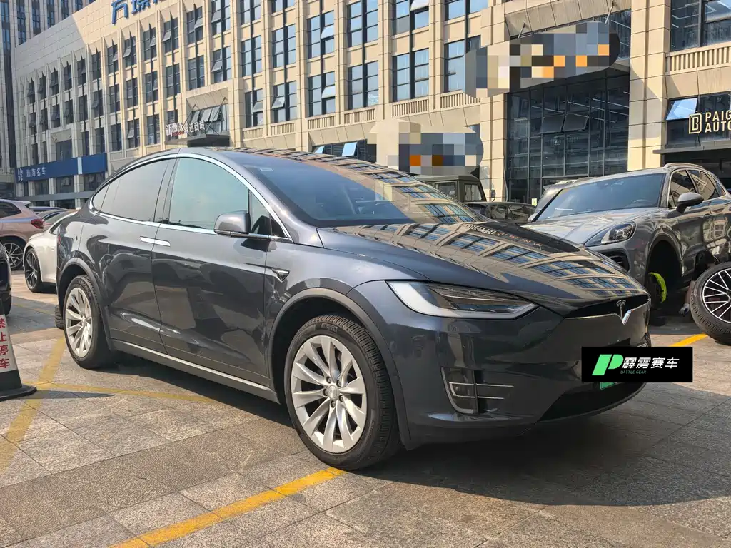 Tesla Model X 2018