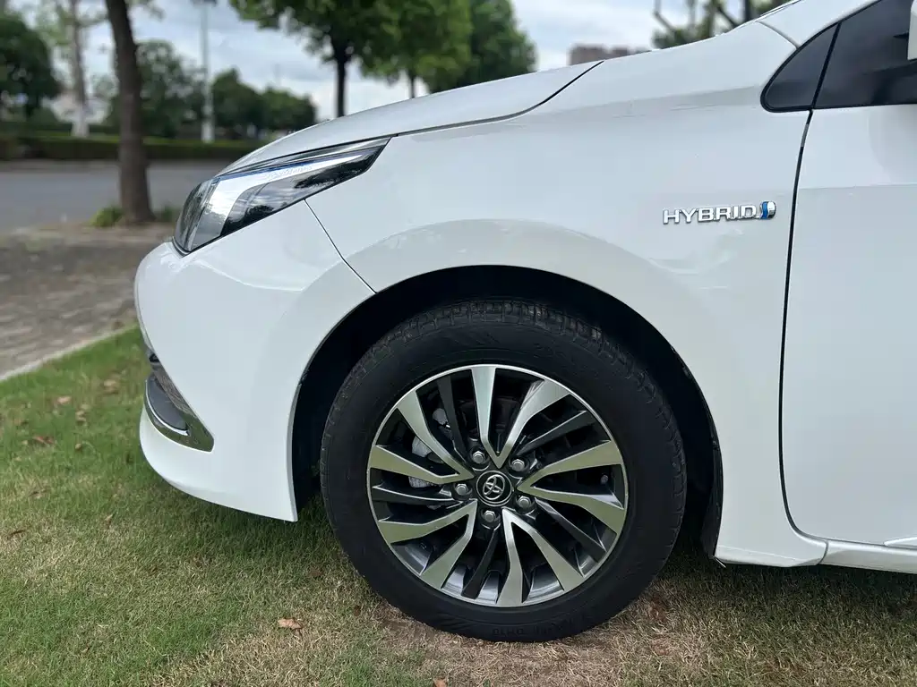 Toyota Corolla 2018 — фото 15