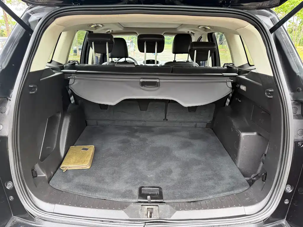Ford Kuga 2016 — фото 19