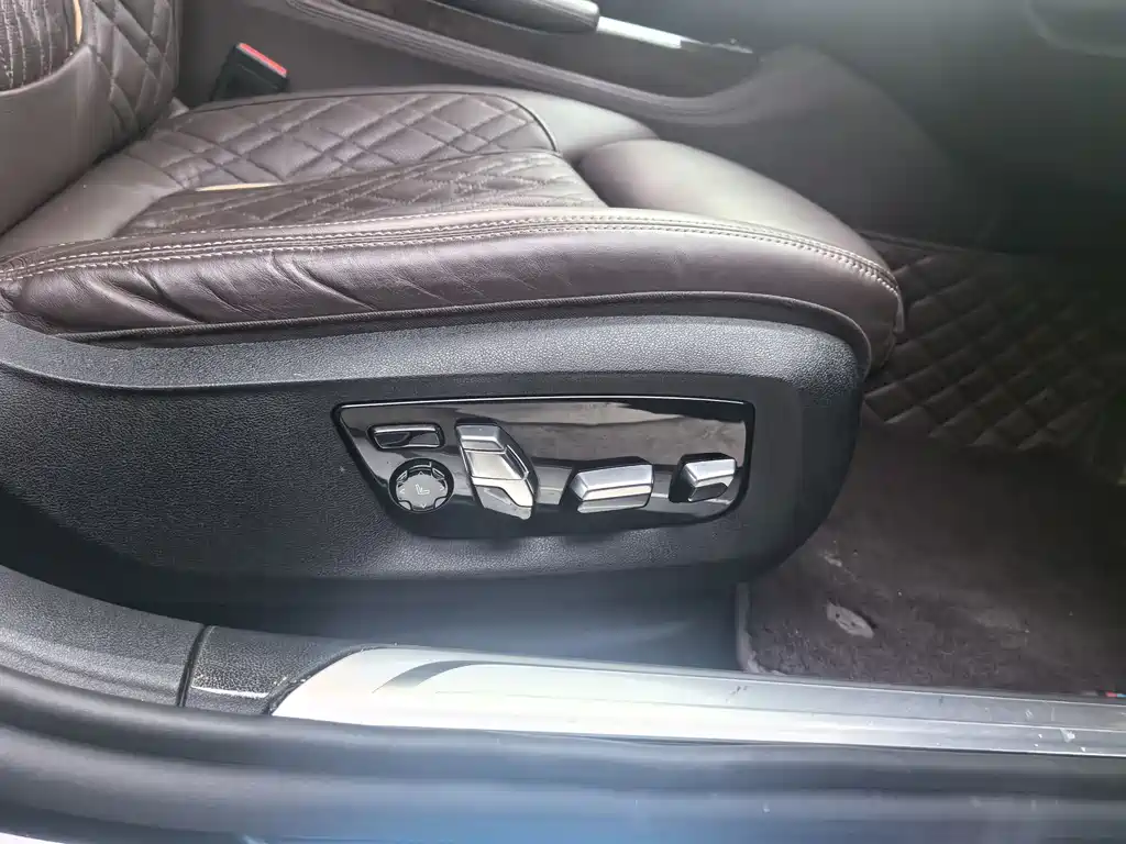 BMW 7 Series 2019 — фото 25