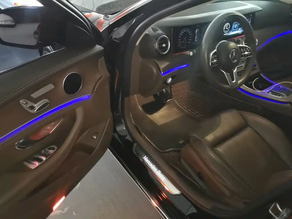 Mercedes-Benz E-Class 2019 — фото 16