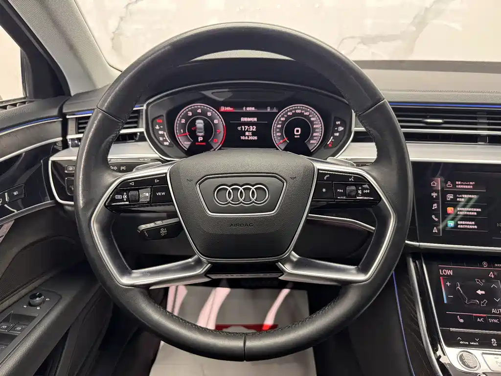 Audi A8 2021 — фото 9